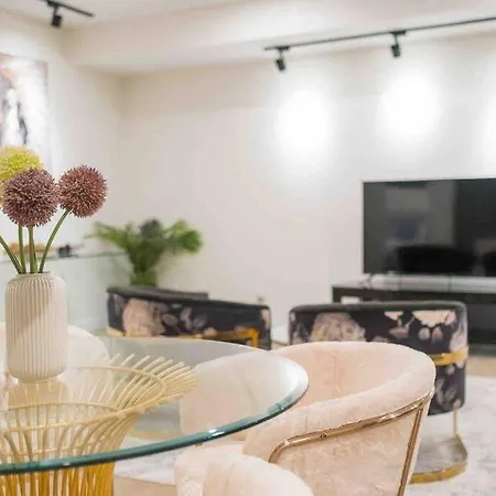 Luxury 3 Bedroom Apartment In Ryde Sydney Exterior photo
